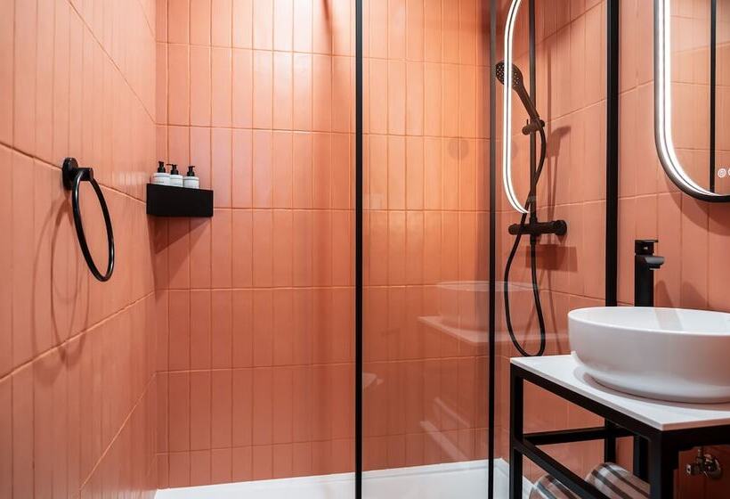 スタンダードルーム, La Dépendance