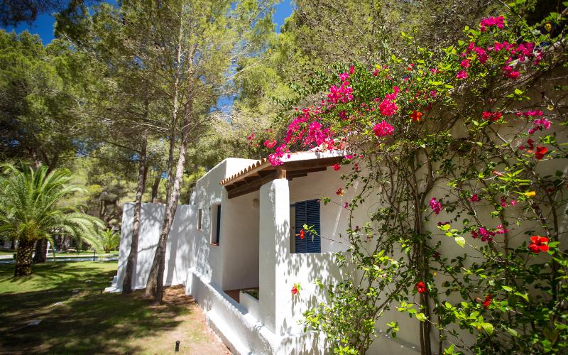 بانگلوی استاندارد, Insotel Club Maryland