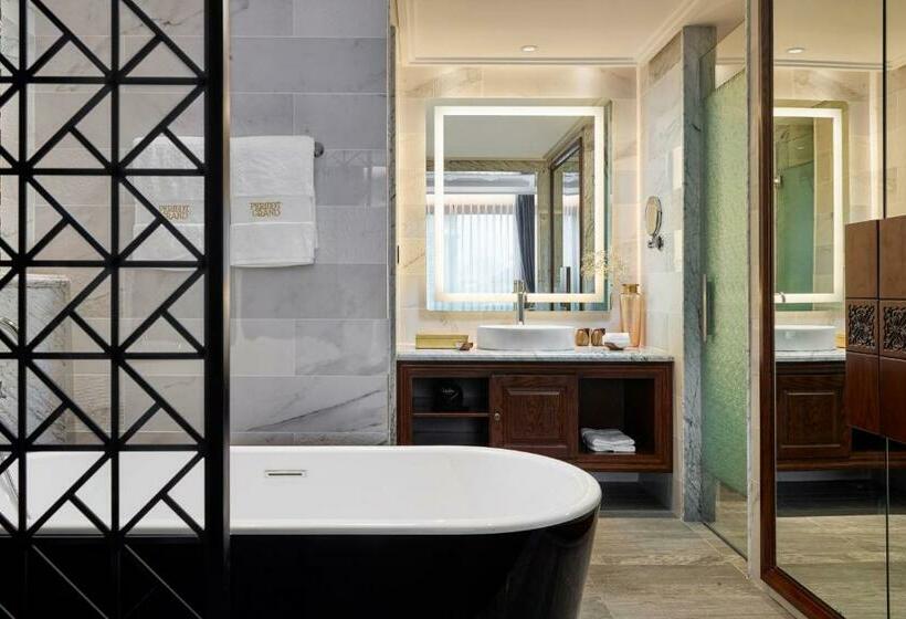 سوییت جونیور, Peridot Grand Luxury Boutique