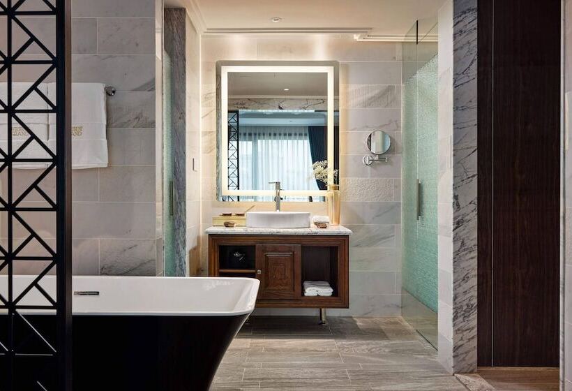 سوییت لوکس, Peridot Grand Luxury Boutique