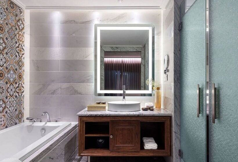 سوییت لوکس, Peridot Grand Luxury Boutique