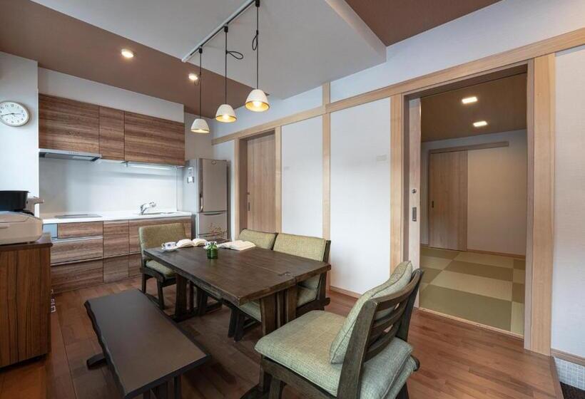 جناح عائلي, Miidokoro House