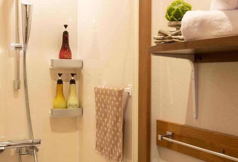 جناح سوبيريور, Miidokoro House