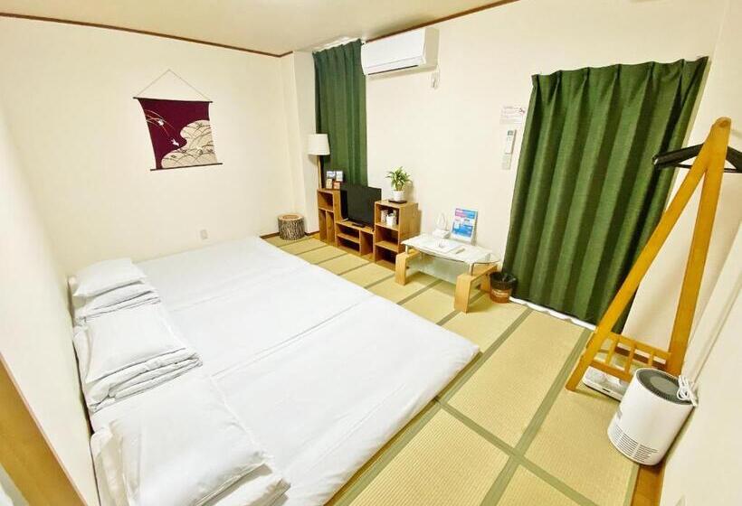 Семейный Номер, Petithotel017全室ミニキッチン付きファミリルーム 飲食街中心 阿波踊り会館7分 文理 徳島大学 アスティとくしま車8分
