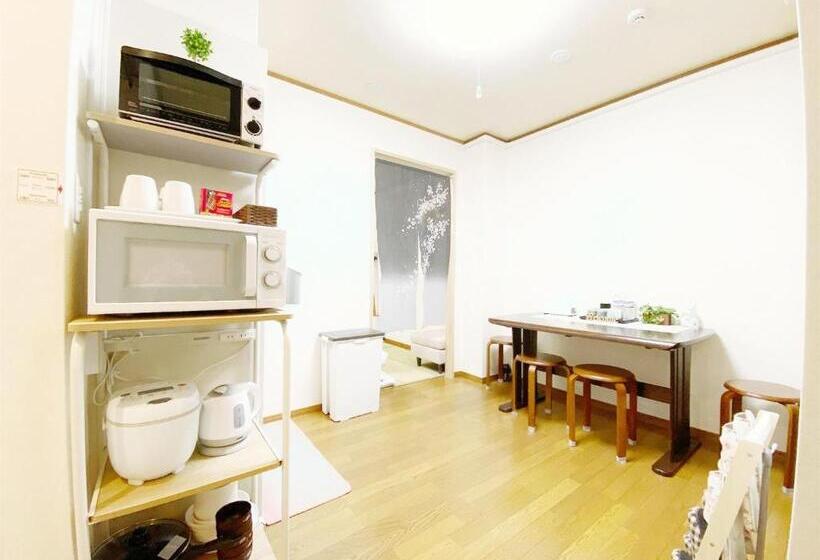 Номер Стандарт, Petithotel017全室ミニキッチン付きファミリルーム 飲食街中心 阿波踊り会館7分 文理 徳島大学 アスティとくしま車8分