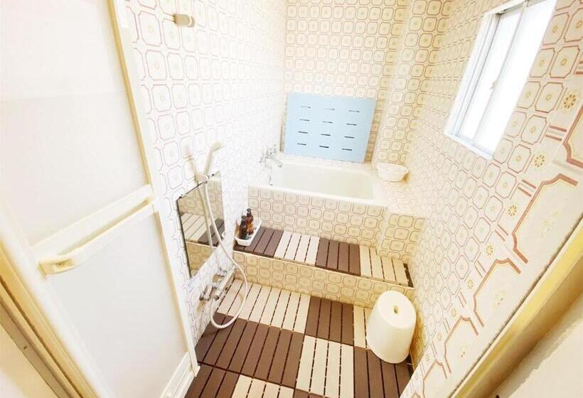 Апартаменты 1 Спальня, Petithotel017全室ミニキッチン付きファミリルーム 飲食街中心 阿波踊り会館7分 文理 徳島大学 アスティとくしま車8分