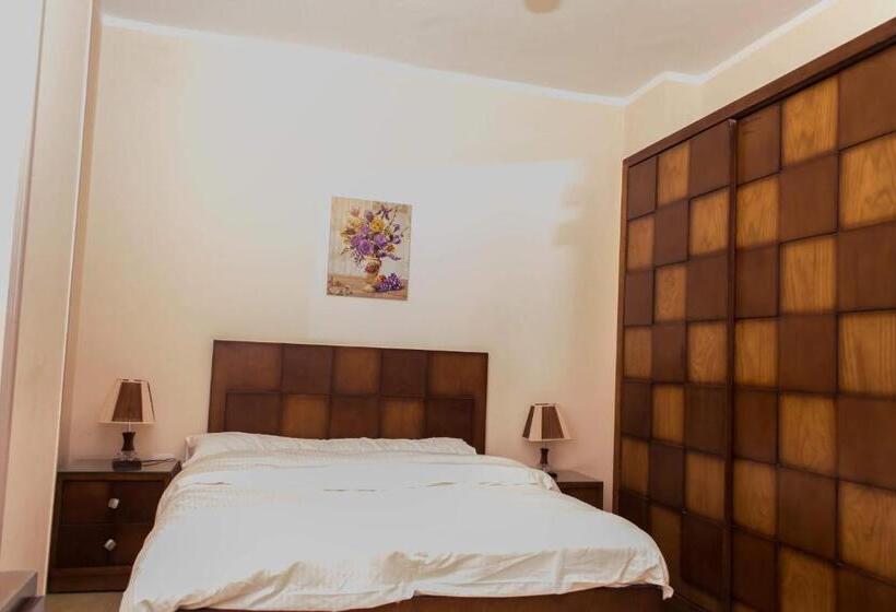 استودیوی استاندارد, Charbel Apartments