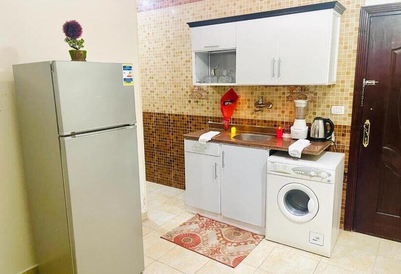 آپارتمان 1 خوابه با چشمانداز دریا, Charbel Apartments