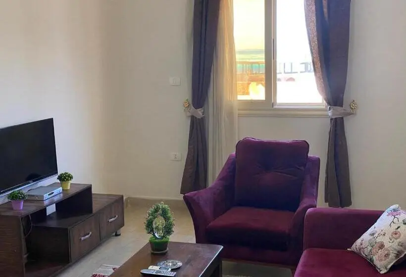 استودیوی استاندارد با چشم‌انداز دریا, Charbel Apartments