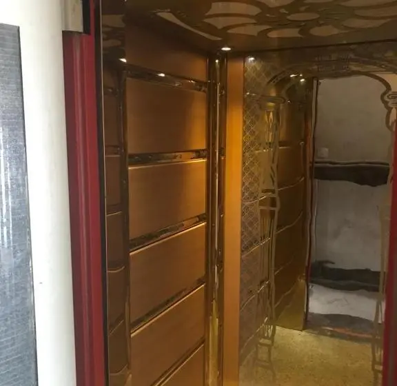 آپارتمان 1 خوابه با تراس, Charbel Apartments