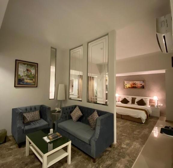 סוויטת ג'וניור, Desert Rose