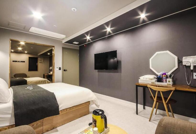 Номер Deluxe, Gguljam