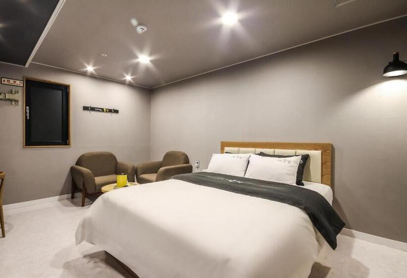 Номер Deluxe, Gguljam