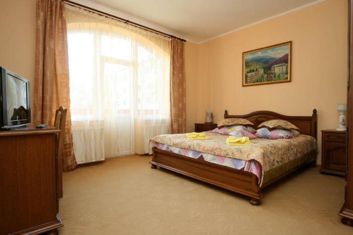 اتاق خانوادگی, Gortenziya