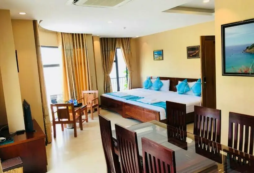 اتاق خانوادگی, Hồng Hạc
