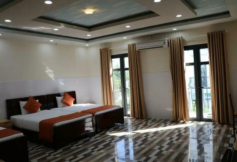 اتاق استاندارد سه نفره, Hồng Hạc