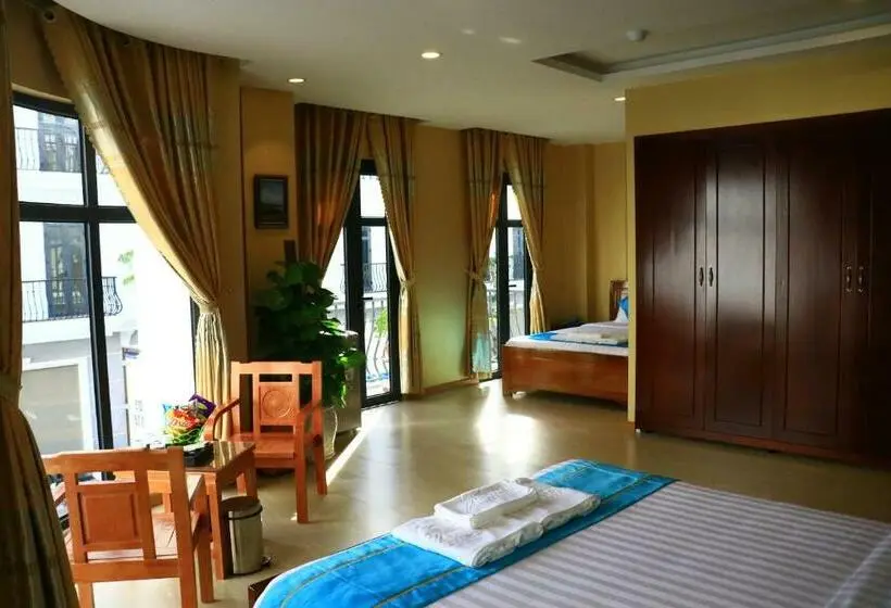 اتاق استاندارد چهارنفره با بالکن, Hồng Hạc