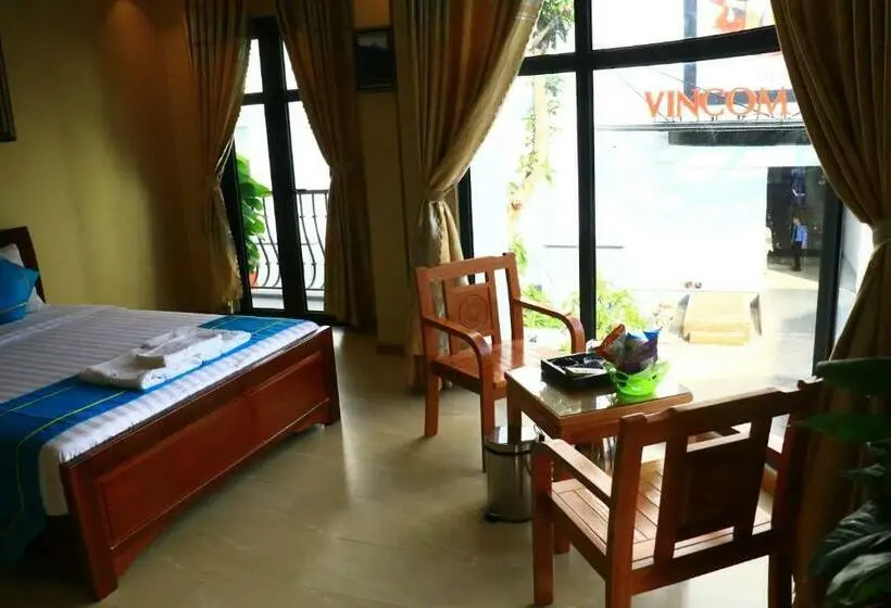 اتاق استاندارد چهارنفره با بالکن, Hồng Hạc
