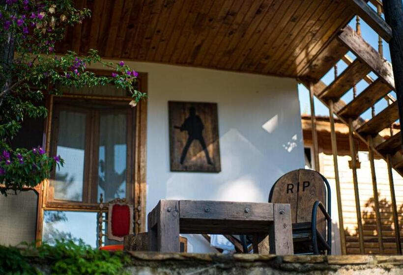 اتاق استاندارد سه تخته با بالکن, Lycia Nature House