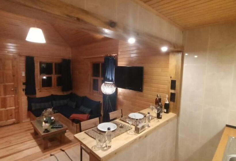 بانگلوی سوپریور, Lycia Nature House