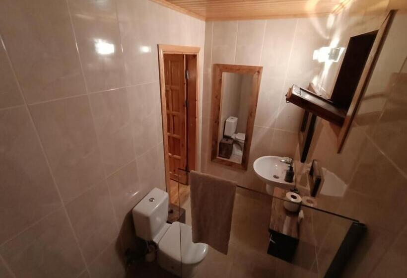 بانگلوی سوپریور, Lycia Nature House