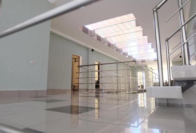 스탠다드 룸, Medoviy