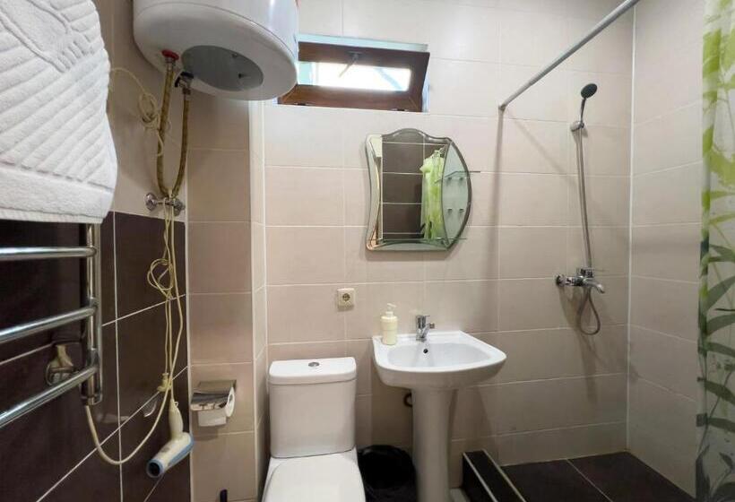 주니어 스위트 발코니, Medoviy