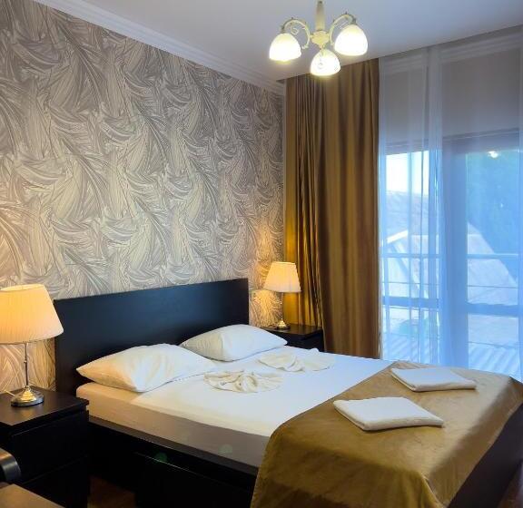 주니어 스위트 발코니, Medoviy