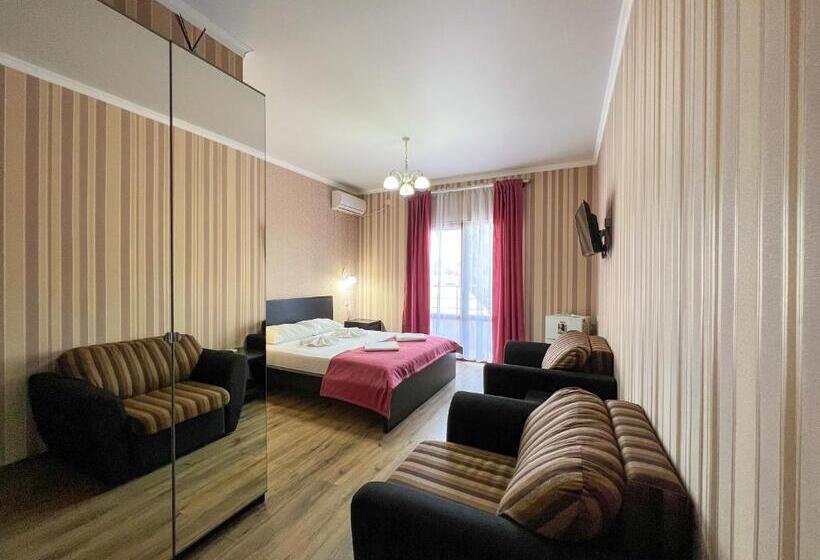 디럭스 룸, Medoviy