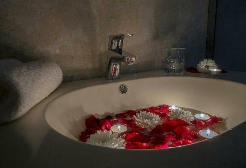 סוויטה נשיאותית, Rollins