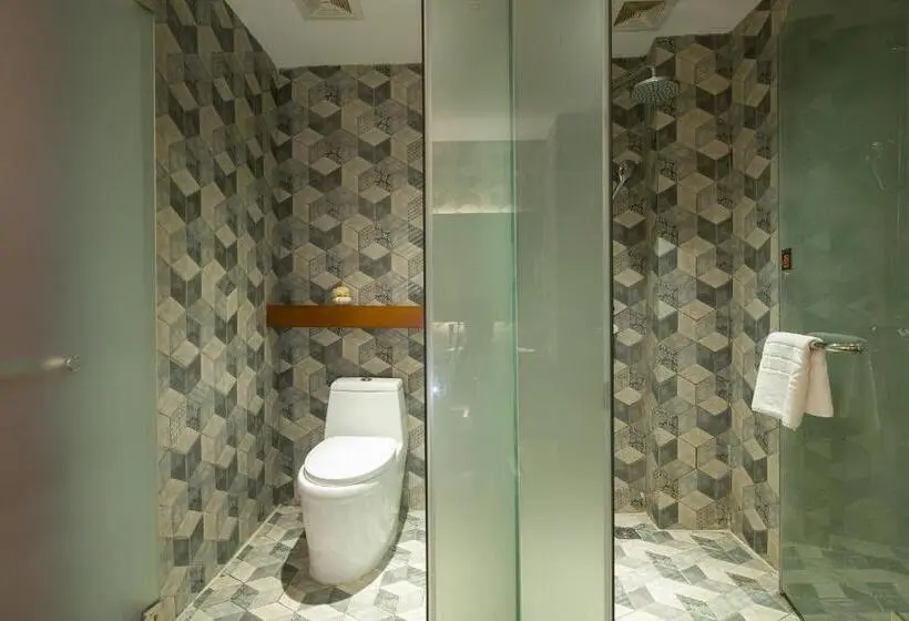 اتاق استاندارد, All Seasons Lodge Breakfast&lift&free Laundry &book Tickets &downtown Location And English Service