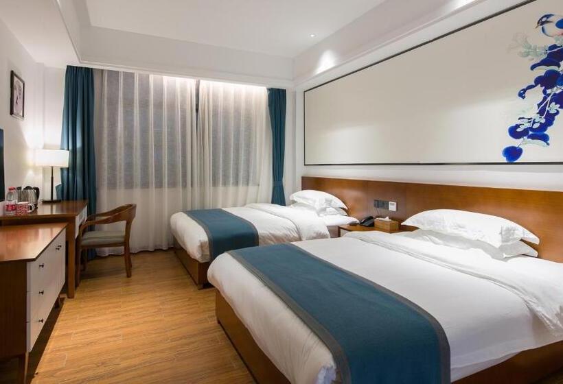 标准三人间, All Seasons Lodge