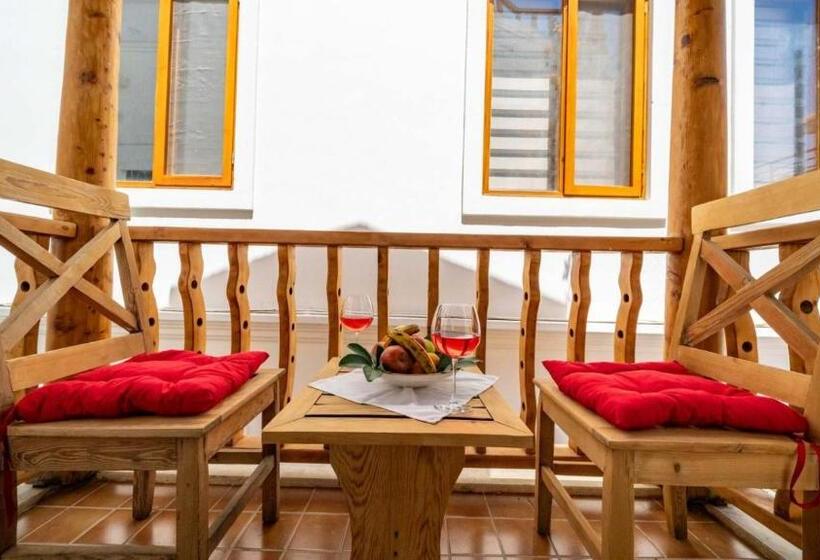 スタンダードトリプルルーム, Old Trading House