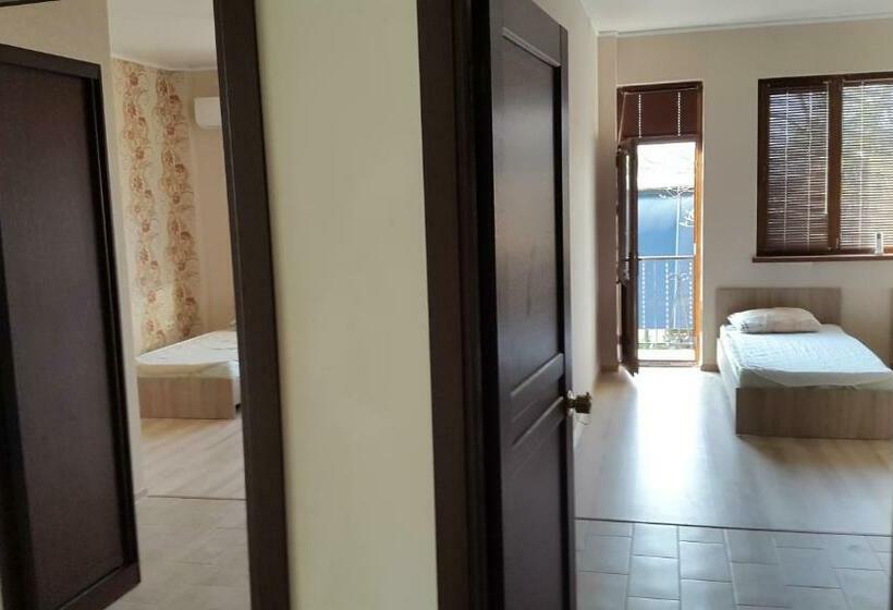 اتاق استاندارد با چشمانداز دریا, Private House