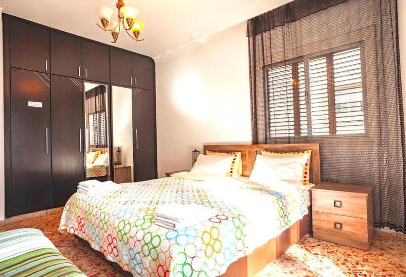 اتاق استاندارد سه تخته با بالکن, Enter Hostel