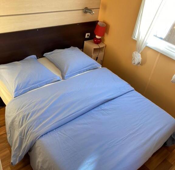 غرفة قياسية, Lo Soulenquo à Fonteilles Sur Le Gr 65