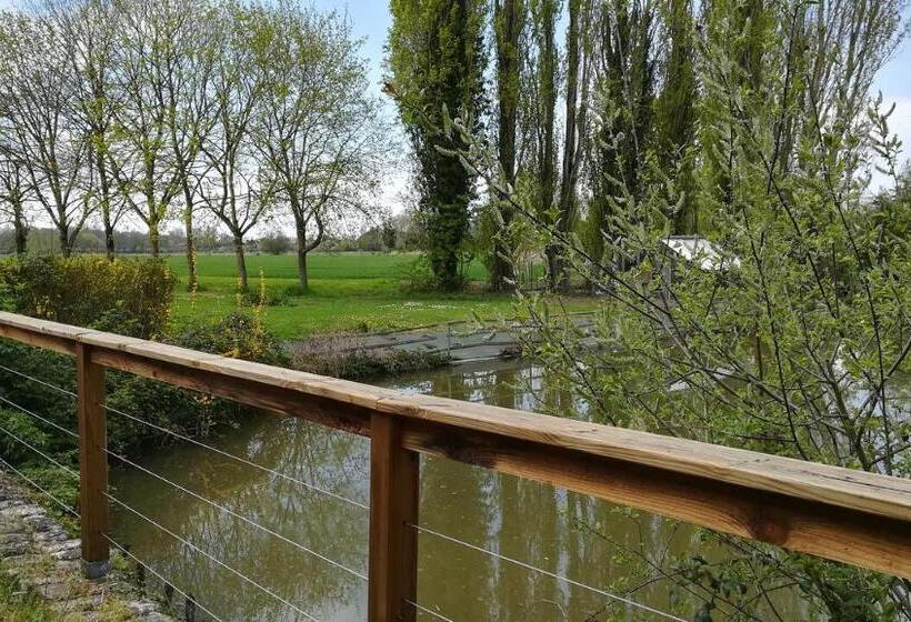 ガーデンビュースタンダードルーム, La Ferme De L Isle Et Sa Roulotte