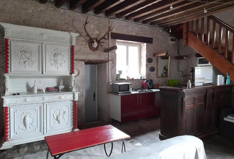 ガーデンビュースタンダードルーム, La Ferme De L Isle Et Sa Roulotte