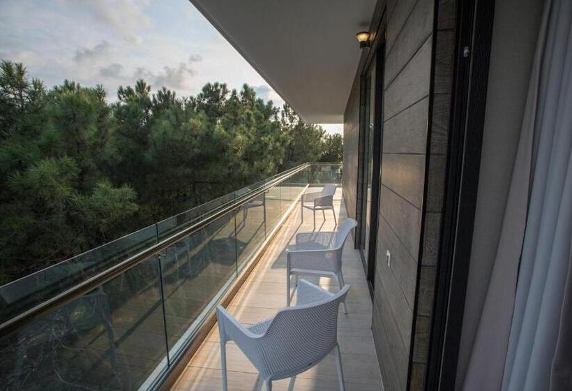 سوییت با چشم‌انداز دریا, Magnika Resort