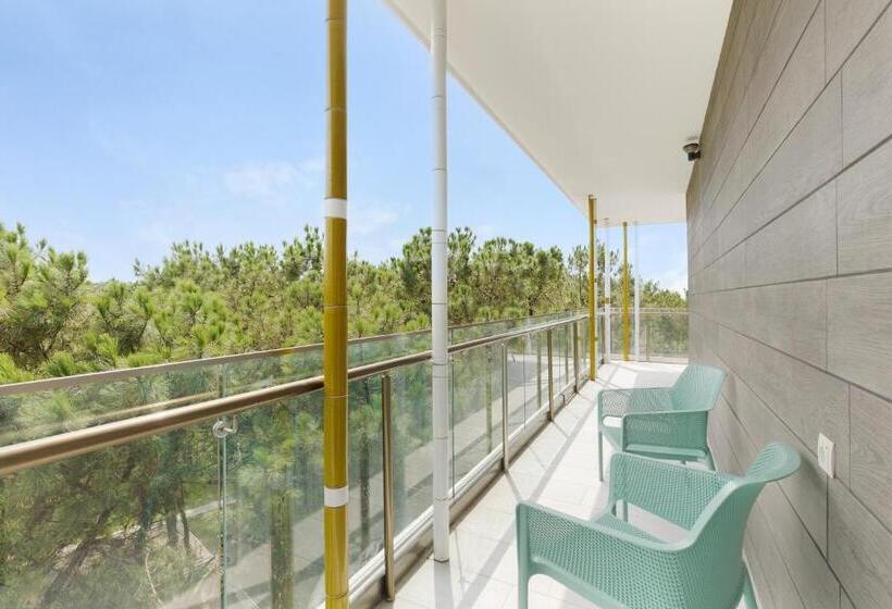 سوییت با چشم‌انداز دریا, Magnika Resort