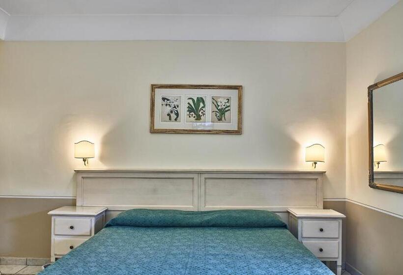 اتاق استاندارد سه نفره, Albergo Chiusarelli
