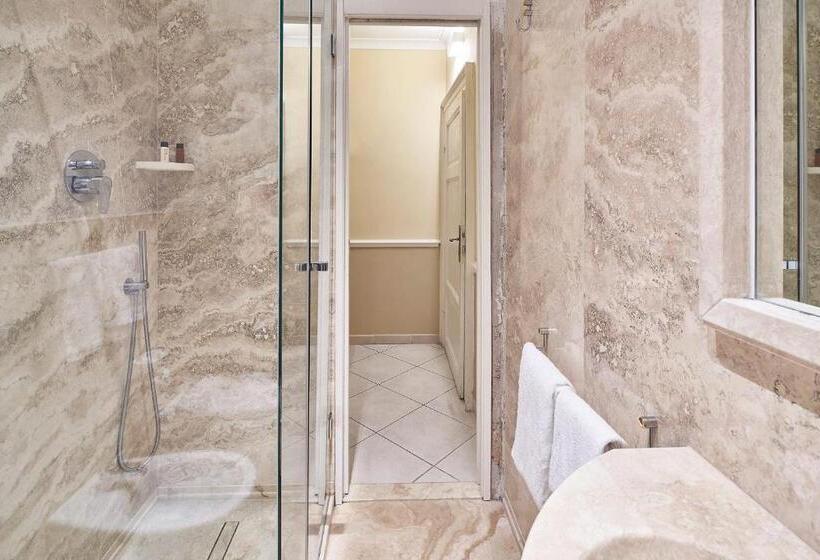 اتاق استاندارد با بالکن, Albergo Chiusarelli