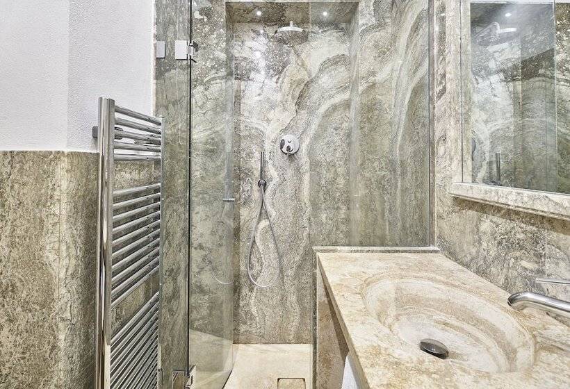 اتاق استاندارد, Albergo Chiusarelli