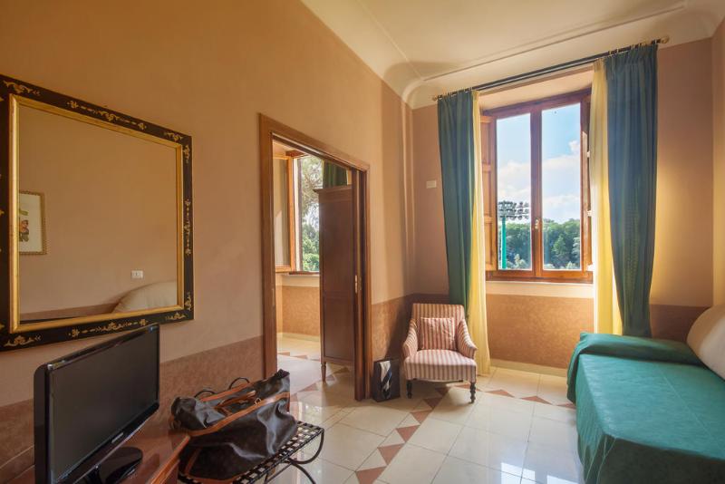 اتاق استاندارد سه نفره, Albergo Chiusarelli