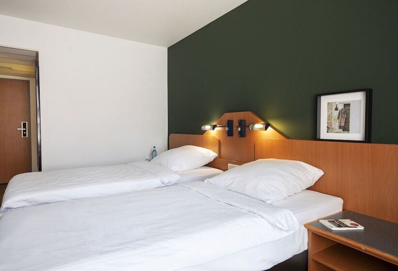 Номер Стандарт, Achat Hotel Heppenheim