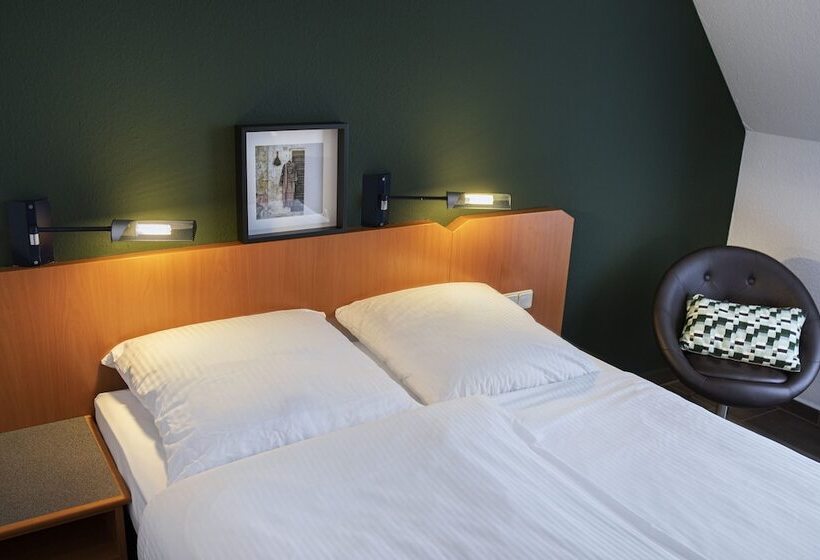 Номер Комфорт, Achat Hotel Heppenheim