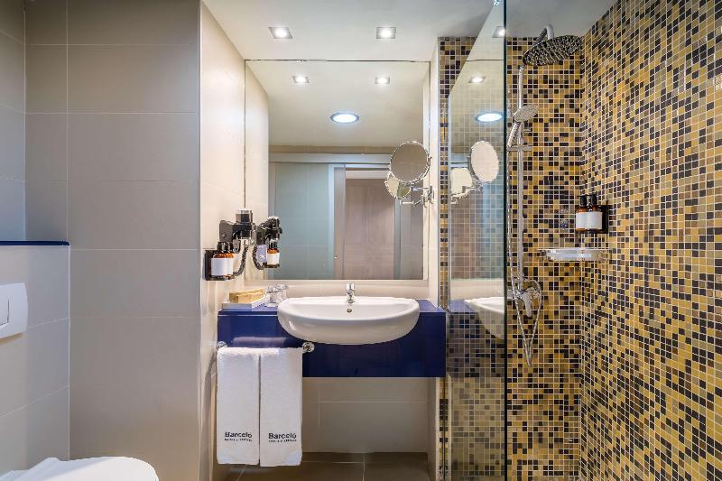 חדר משפחתי, Barceló Margaritas