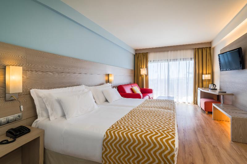 חדר משפחתי, Barceló Margaritas