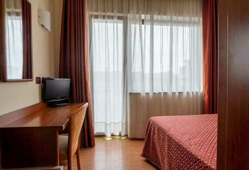 标准单人间, Centrale