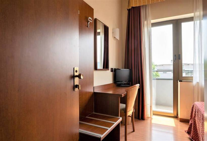 标准单人间, Centrale